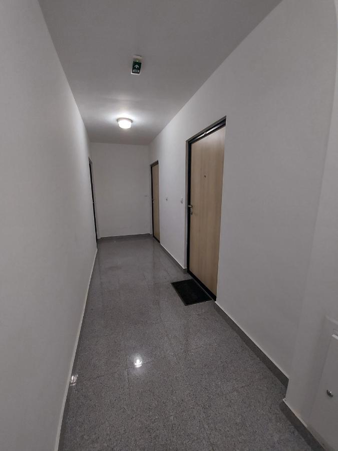 Apartman Victoria Lukavica Bagian luar foto